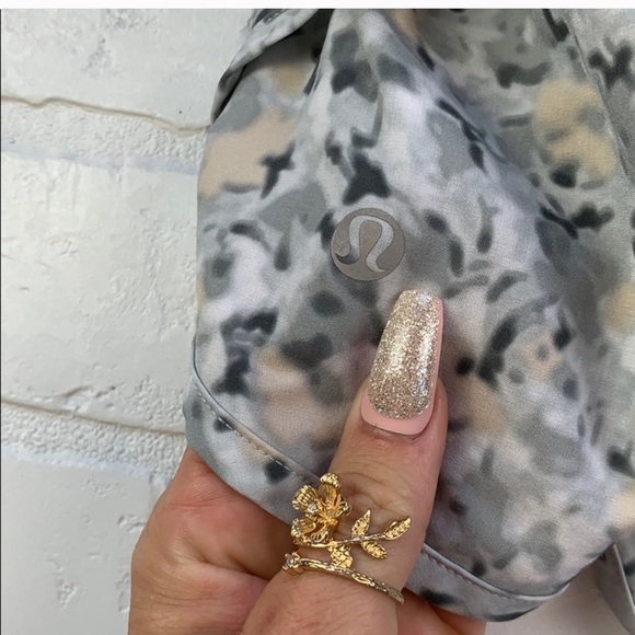 🍋Lululemon Speed Short! - Picture 3 of 7